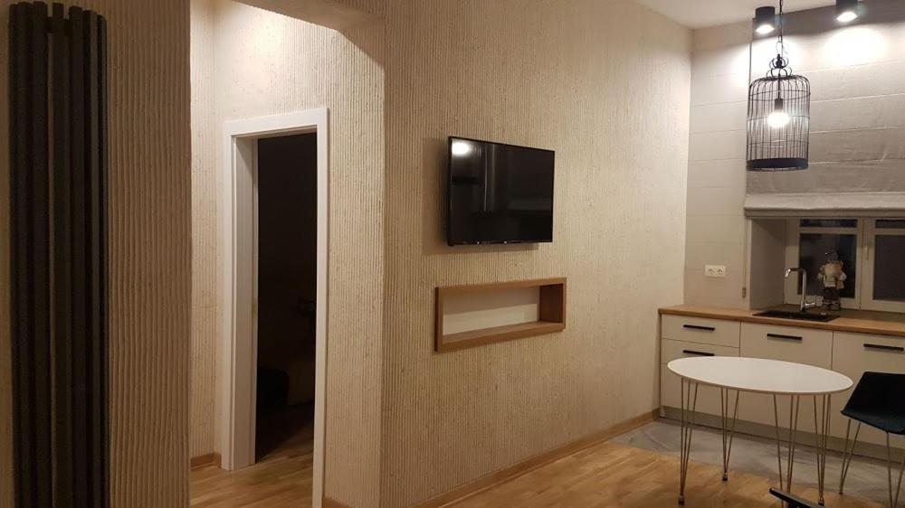 Lviv Wall Street Apt Экстерьер фото