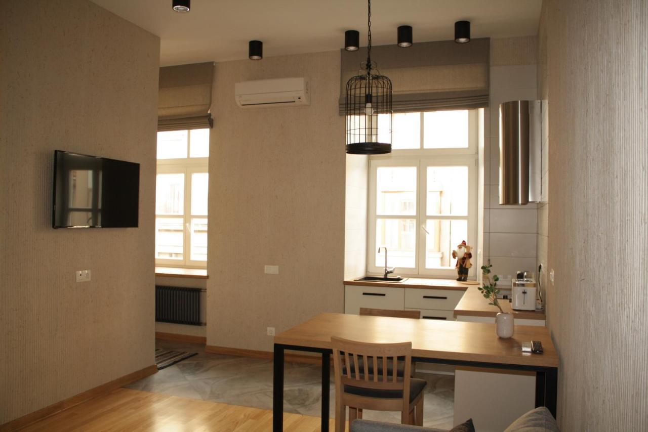 Lviv Wall Street Apt Экстерьер фото