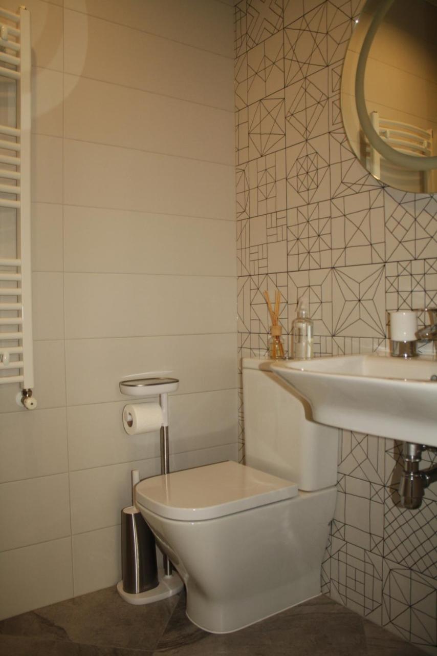 Lviv Wall Street Apt Экстерьер фото